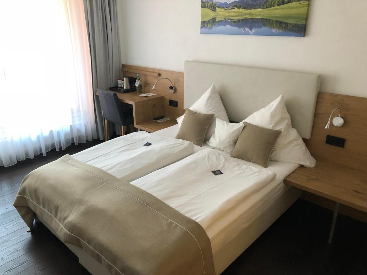 Hotel Zum Hirsch Wertingen Dış mekan fotoğraf