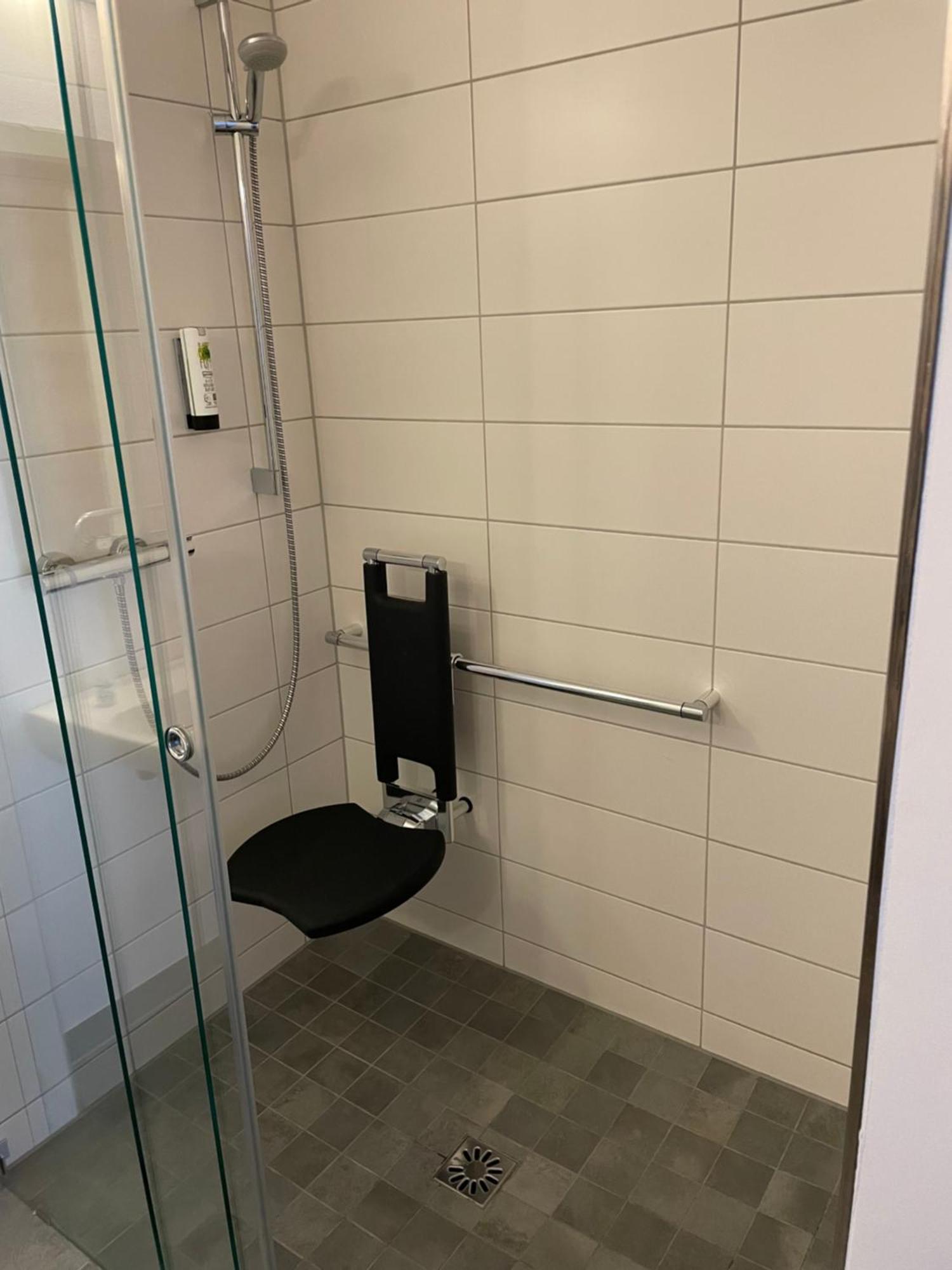 Hotel Zum Hirsch Wertingen Oda fotoğraf