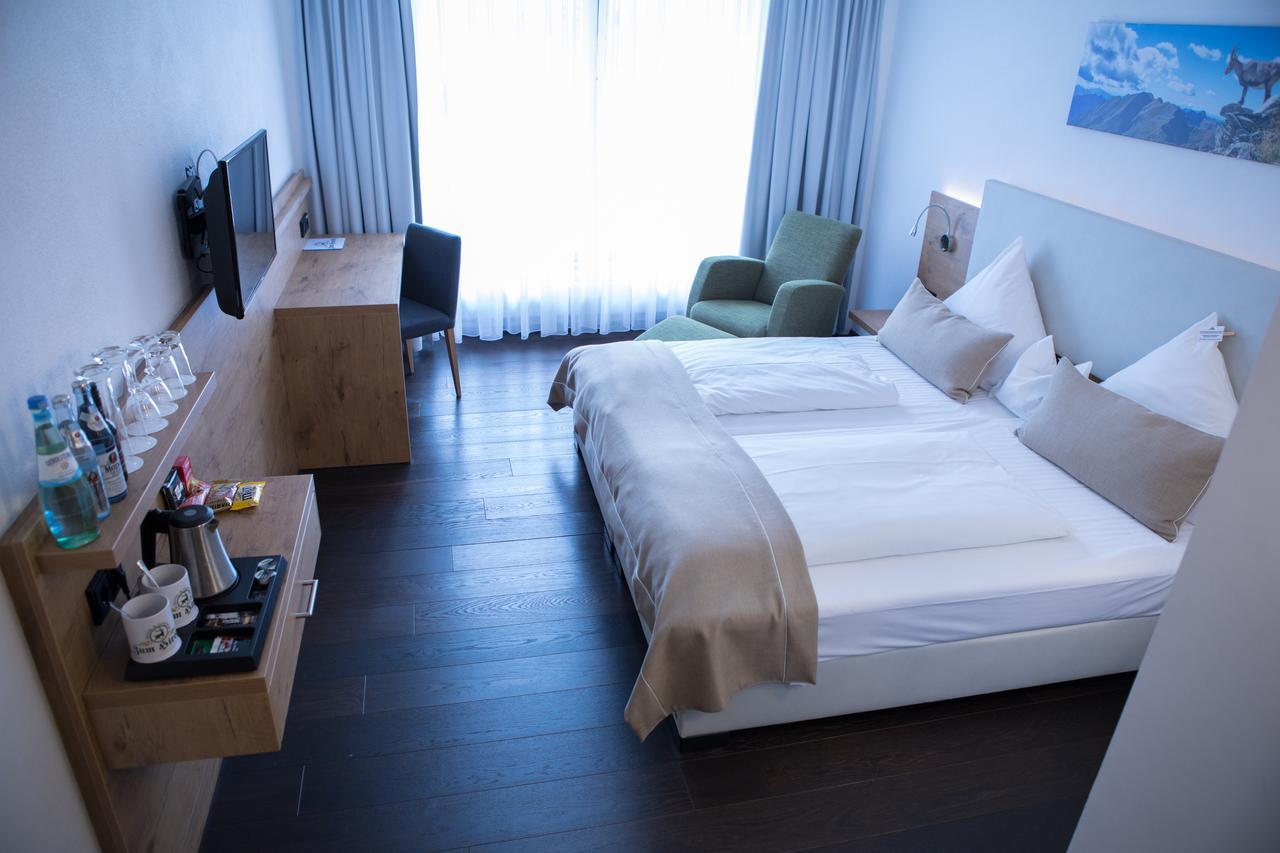 Hotel Zum Hirsch Wertingen Dış mekan fotoğraf