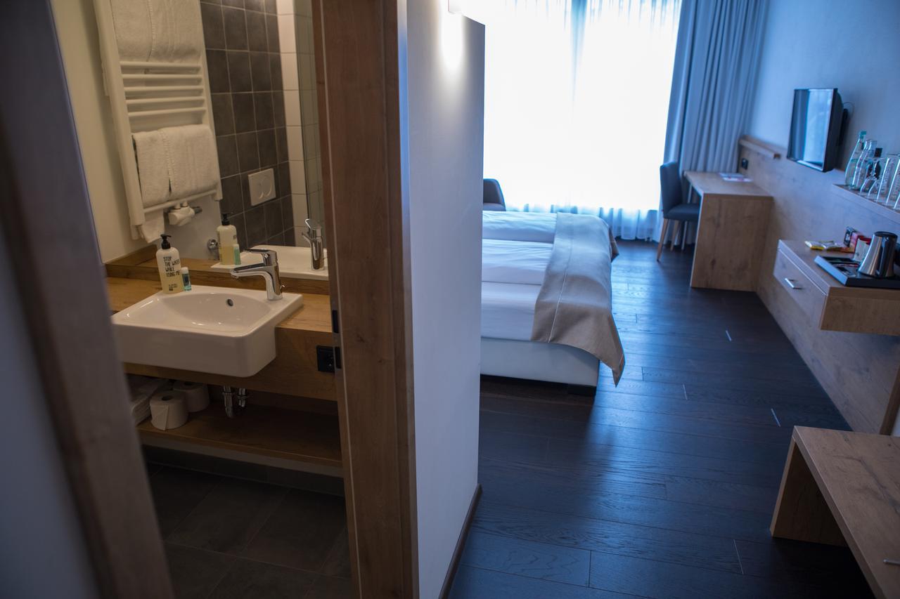 Hotel Zum Hirsch Wertingen Dış mekan fotoğraf