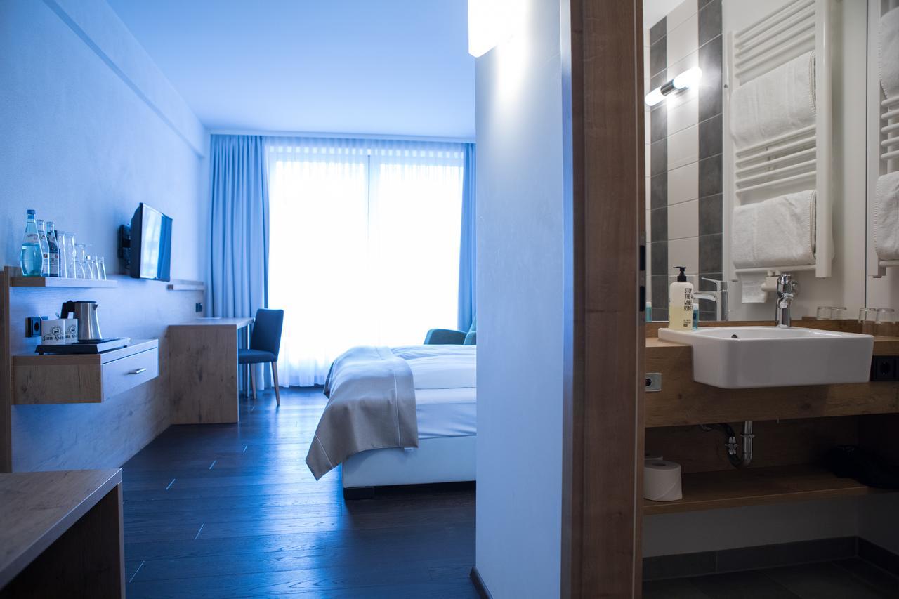 Hotel Zum Hirsch Wertingen Dış mekan fotoğraf