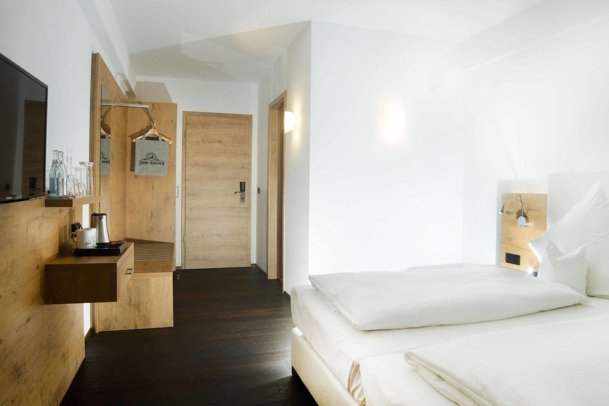 Hotel Zum Hirsch Wertingen Dış mekan fotoğraf