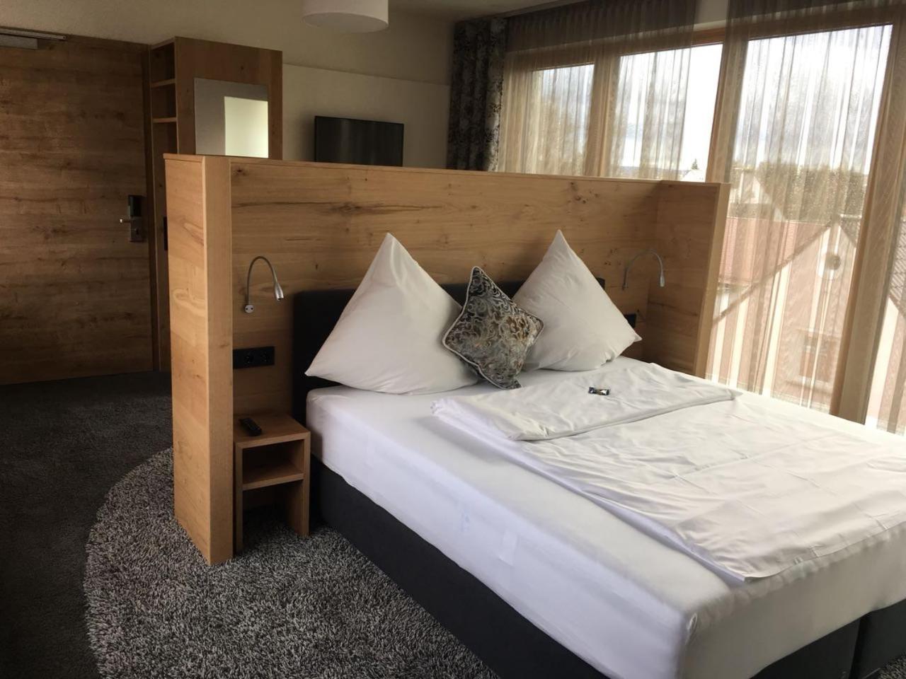 Hotel Zum Hirsch Wertingen Dış mekan fotoğraf